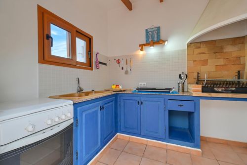 Arearea Vidunderlig og komfortabel villa med privat pool i Jávea, Costa Blanca, Spanien for 6 personer. Huset er beliggende i et roligt boligområde nær stranden og kun 3 km fra El Arenal, Jávea strand....