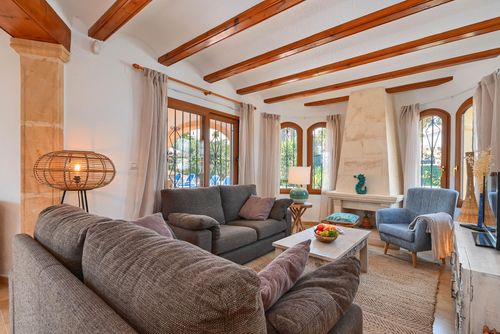 Arearea Prachtige en comfortabele villa met privézwembad in Jávea, Costa Blanca, Spanje voor 6 personen. Het huis is gelegen in een residentiële strandwijk en op 3 km van het strand El Arenal, Jávea....