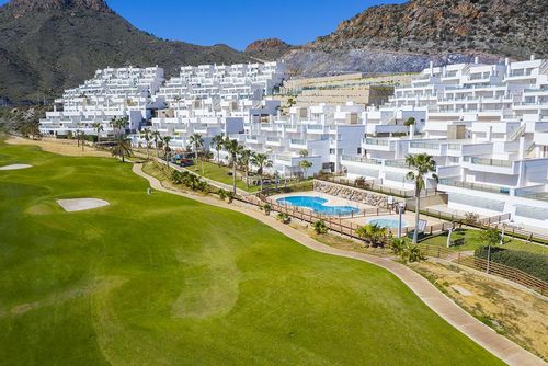 La perla verde Hermoso y cómodo apartamento en Pulpí, Andalucía, España, para 6 personas. El apartamento se encuentra en un complejo vacacional con bar y restaurante y está a 3 km de la playa Playa la Entrevista....