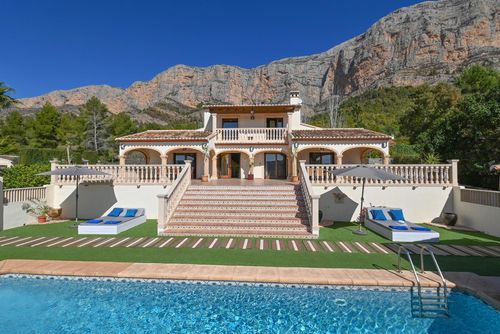 Altar 4 pax Magnifique et confortable villa avec piscine privée à Jávea, Costa Blanca, Espagne pour 4 personnes. La maison est située dans une zone résidentielle près de la plage et se trouve à 4 km de la plage de La Grava, Jávea....