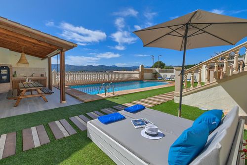 Altar 4 pax Wonderful and comfortable villa with private pool in Jávea, Costa Blanca, Spain for 4 persons. The house is situated in a residential beach area and is 4 km from La Grava, Jávea beach....