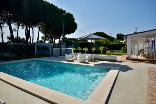 El Sueño Holiday home with private pool in Chiclana de la Frontera, Costa de la Luz, Spain for 4 persons. The house is situated in a rural area and is 5 km from El Colorado....