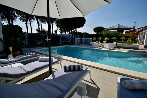 El Sueño Holiday home with private pool in Chiclana de la Frontera, Costa de la Luz, Spain for 4 persons. The house is situated in a rural area and is 5 km from El Colorado....