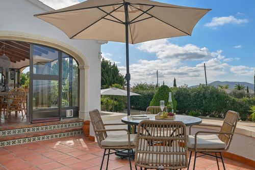 Viggo Maravillosa y confortable villa con piscina privada en Xàbia, Costa Blanca, España para 4 personas. La casa está situada en una zona residencial de playa....