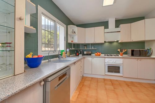 Viggo Wunderschöne und komfortable Villa in Jávea, Costa Blanca, Spanien mit privatem Pool für 4 Personen. Das Haus befindet sich in einem Wohngebiet in Strandnähe....