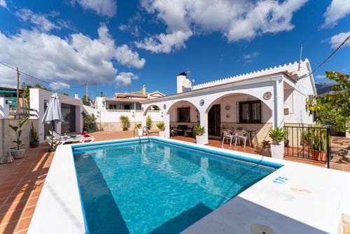 Nerja 073 Villa bonita y clásica en Nerja, Costa del Sol, España  con piscina privada para 6 personas...