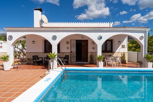 Nerja 073 Villa bonita y clásica en Nerja, Costa del Sol, España  con piscina privada para 6 personas...