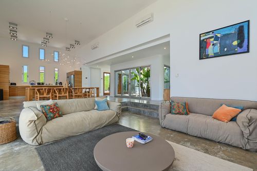 Casa de la Luz 4 pax Encantadora y confortable villa con piscina privada en Jávea, Costa Blanca, España para 4 personas. La casa está situada en una zona residencial de playa, cerca de restaurantes y bares y a 3 km de la playa de La Grava, Jávea....