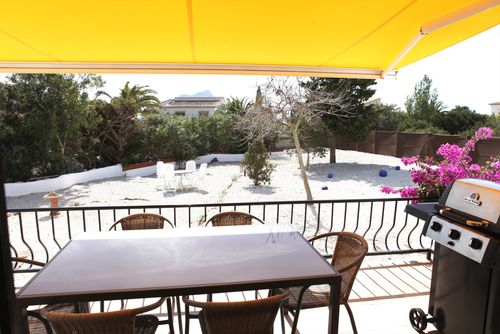 La Novela Bellissima e confortevole villa con piscina privata a Calpe, Costa Blanca, Spagna, per 6 persone. La casa si trova in una zona residenziale e costiera ed è a 2 km dalla spiaggia di La Fustera....