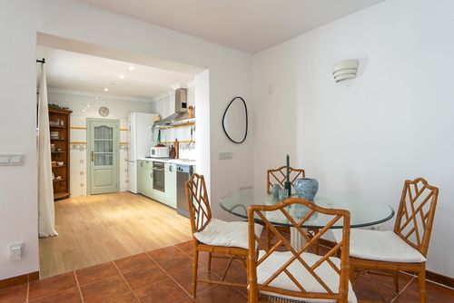 Beautiful beach house in Estepona Lovely and romantic holiday home in Estepona, Andalusia, Spain for 4 people. The house is situated 25 metres from the beach and 25 metres from the Mediterranean Sea....