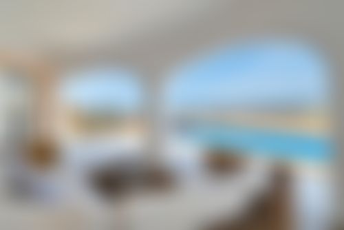 Bougainvillea Mooie en vrolijke villa in Benitachell, Costa Blanca, Spanje met een privézwembad voor 6 personen. Het huis is gelegen in een residentiële strandomgeving, op 4 km van het strand van Cala Moraig en 4 km van Poble Nou de Benitachell....