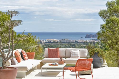 Casa de Romero Modern and luxury villa in Xàbia, Costa Blanca, Spain with private pool for 8 persons. The house is situated in a residential beach area....