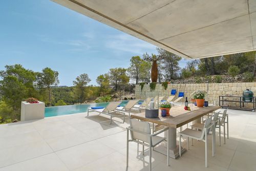 Casa de Romero Villa moderne et luxueuse à Xàbia, Costa Blanca, Espagne, avec piscine privée pour 8 personnes. La maison est située dans un quartier résidentiel proche de la plage....