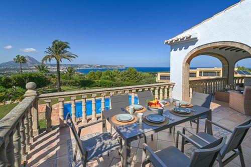 Pastor Large and attractive villa with private pool in Xàbia, Costa Blanca, Spain for 6 persons. The house is situated in a residential beach area and 4 km from El Arenal, Xàbia beach....