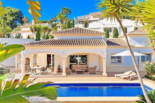 Villa Sollero by Solidays Beautiful and comfortable villa with private pool in Moraira, Costa Blanca, Spain for 4 persons. The house is situated in a coastal and residential area and is 1 km from Playa del Portet beach....