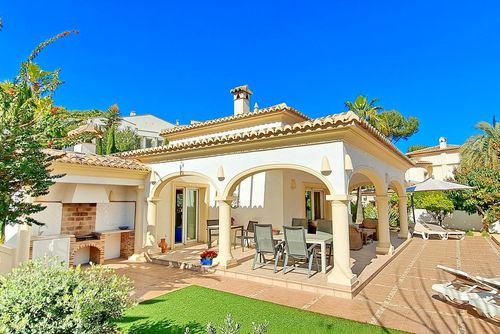 Villa Sollero by Solidays Beautiful and comfortable villa with private pool in Moraira, Costa Blanca, Spain for 4 persons. The house is situated in a coastal and residential area and is 1 km from Playa del Portet beach....