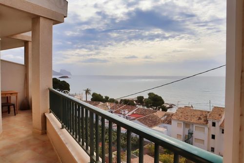 Casa Aballi Mooi en comfortabel appartement met gemeenschappelijk zwembad in Altea, Costa Blanca, Spanje voor 4 personen. Het appartement is gelegen in een strandresort, in een residentieel strandgebied, dicht bij supermarkten, 100 m van Playa La Olla strand en 0,1 km van de Middellandse Zee....