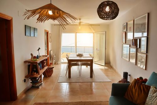 Casa Aballi Encantador y cómodo apartamento con piscina comunitaria en Altea, Costa Blanca, España para 4 personas. El apartamento está situado en un complejo de playa, en una zona residencial cercana a la playa, a pocos pasos de supermercados, a 100 m de la playa Playa La Olla y a 0....