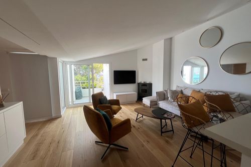 Apartment Au Bord  Du Mer Lovely and comfortable apartment with communal pool in Altea, Costa Blanca, Spain for 6 persons. The apartment is situated in a wooded beach area, close to restaurants and bars, shops and supermarkets, just 50 m from La Olla beach and 0....