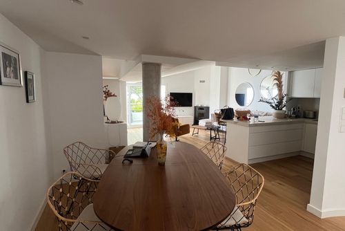 Apartment Au Bord  Du Mer Schöne und komfortable Wohnung mit Gemeinschaftspool in Altea, Costa Blanca, Spanien, für 6 Personen. Die Wohnung befindet sich in einem bewaldeten Strandgebiet, nahe Restaurants und Bars, Geschäften und Supermärkten, nur 50 m vom Strand La Olla und 0,05 km vom Playa La Olla entfernt....