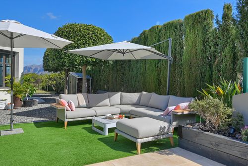 Chara Large and cheerful villa with private pool in Jávea, Costa Blanca, Spain for 6 persons. The house is situated in a residential beach area and at 3 km from Benitachell....