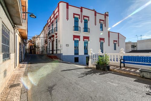 Casa Lola Callosa 10 Maravillosa y clásica villa con piscina privada en Callosa d'En Sarria, Costa Blanca, España, para 10 personas. La casa está situada en una zona rural y urbana montañosa, cerca de restaurantes, bares, tiendas y supermercados....