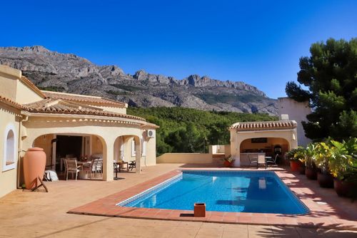 Villa Mi Burbuja Grote en comfortabele villa in Altea, Costa Blanca, Spanje met een privézwembad voor 6 personen. Het huis is gelegen op 3 km van Altea la Vella....