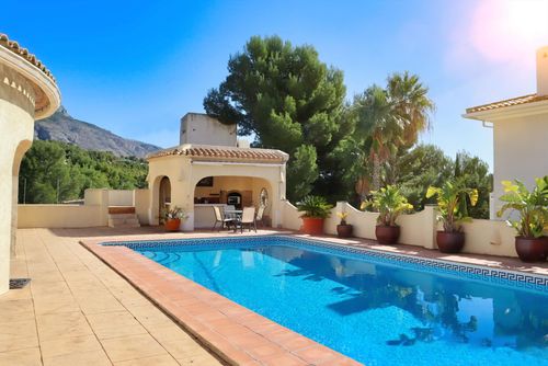 Villa Mi Burbuja Grote en comfortabele villa in Altea, Costa Blanca, Spanje met een privézwembad voor 6 personen. Het huis is gelegen op 3 km van Altea la Vella....