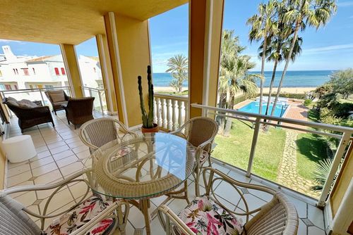 Coral Beach 63 by homeprive Vacker och bekväm lägenhet i Denia, Costa Blanca, Spanien, med en gemensam pool för 6 personer. Lägenheten är belägen i ett bostadsområde nära stranden, nära restauranger, barer och mataffärer, och endast 25 meter från stranden....