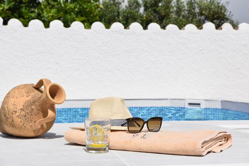 Los Lobitos Prachtige en aangename villa met privézwembad in Benitachell, Costa Blanca, Spanje voor 6 personen. Het huis is gelegen in een residentiële strandwijk en op 3 km van het strand La Cumbre del Sol....