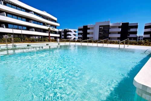 Higueron South 34 Modern and luxurious apartment in Fuengirola, Andalusia, Spain for 4 persons. The apartment is situated in a resort, in a coastal, hilly and residential area, close to a tennis court and 2 km from Carvajal beach....