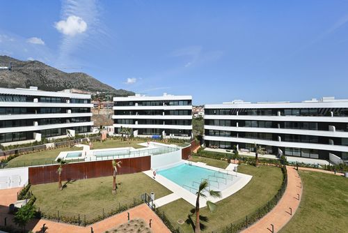 Higueron South 34 Winter Modernes und luxuriöses Apartment in Fuengirola, Andalusien, Spanien für 4 Personen. Das Apartment befindet sich in einem Resort, in einer küstennahen, hügeligen und Wohngegend, in der Nähe eines Tennisplatzes und 2 km vom Carvajal-Strand entfernt....