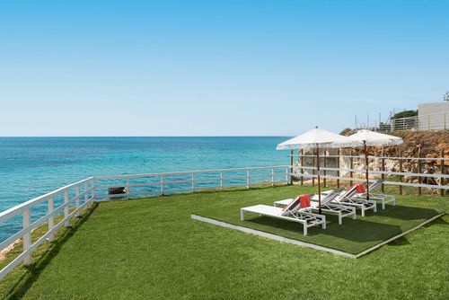 Villa Mercurio Villa in Noto, Sizilien, Italien für 8 Personen. Das Ferienhaus befindet sich 100 m vom Strand entfernt....