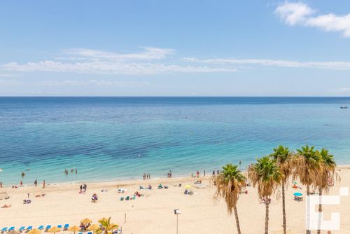 Topacio IV 16C Comfortable apartment with communal pool in Calpe, Costa Blanca, Spain for 4 persons. The apartment is situated close to restaurants and bars, shops and supermarkets, and is 25 m from Playa de la Fossa/Levante beach....