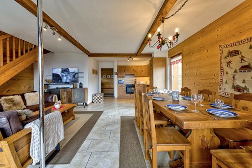 Chalet le Raccard Klassisches und komfortables Ferienhaus in La Tzoumaz, Vier Täler, Schweiz für 6 Personen. Das Haus befindet sich in einer bergigen Gegend....