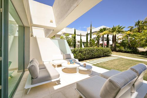 La Valvega 47 Moderne en luxe vakantiewoning met privézwembad in Mijas Costa, Andalusië, Spanje voor 6 personen. Het huis is gelegen in een resort, in een kust- en woongebied, dichtbij restaurants en bars, winkels en supermarkten, op 1 km van Playa la Cala strand en 1 km van de Middellandse Zee....