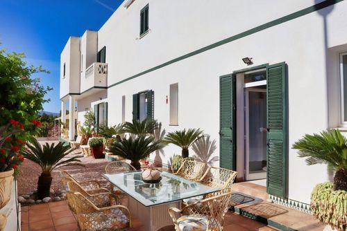 Casa Castillo Wonderful and luxurious villa with private pool in Altea, Costa Blanca, Spain for 10 persons. The house is situated in a coastal, hilly, and residential area....