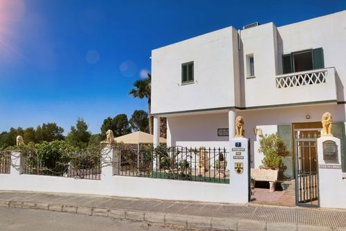 Casa Castillo Magnifique et luxueuse villa à Altea, Costa Blanca, Espagne, avec une piscine privée pour 10 personnes. La maison est située dans une zone côtière, vallonnée et résidentielle....