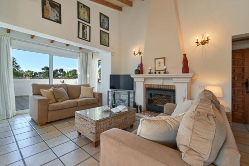 Vitoria Grote en mooie villa in Moraira, Costa Blanca, Spanje met privézwembad voor 8 personen. Het huis is gelegen in een woonwijk op 3 km van het strand....