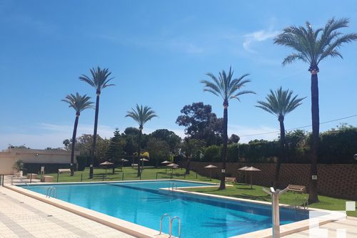 Calp Place 442 Comfortable apartment in Calpe, Costa Blanca, Spain with a communal pool for 4 persons. The apartment is situated close to restaurants and bars, shops and supermarkets, and is 50 m from the beach....