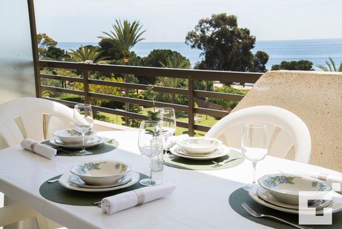 Calp Place 442 Comfortable apartment in Calpe, Costa Blanca, Spain with a communal pool for 4 persons. The apartment is situated close to restaurants and bars, shops and supermarkets, and is 50 m from the beach....