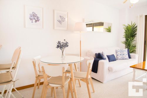 Calp Place 442 - Grupo Turis Comfortable apartment in Calpe, Costa Blanca, Spain with a communal pool for 4 persons. The apartment is situated close to restaurants and bars, shops and supermarkets, and is 50 m from the beach....