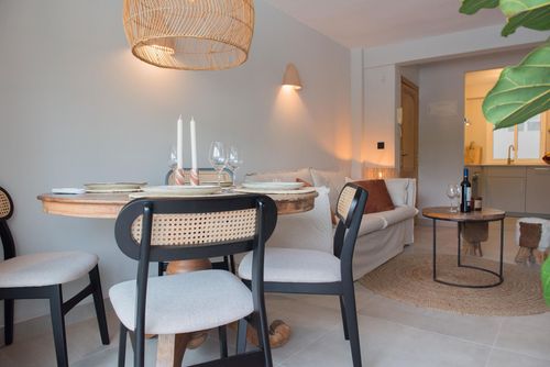 La Casita Bonita Wunderbare und charmante Wohnung in Xàbia, Costa Blanca, Spanien für 4 Personen. Die Wohnung befindet sich in einem Wohngebiet am Strand und in der Nähe von Restaurants und Bars, Geschäften und Supermärkten....