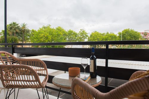 La Casita Bonita Maravilloso y acogedor apartamento en Jávea, Costa Blanca, España para 4 personas. El apartamento está situado en una zona residencial de playa y cerca de restaurantes y bares, tiendas y supermercados....