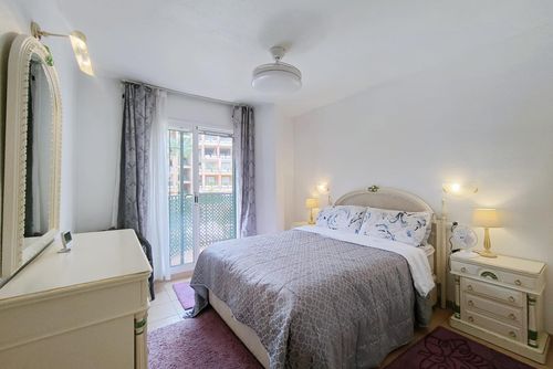 Jardines Torreblanca Apartment in Fuengirola, Andalusia, Spain with communal pool for 4 persons. The apartment is situated close to supermarkets, 1 km from Torreblanca beach and 1 km from the Mediterranean....