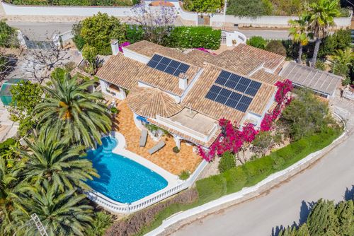 Villa Soliguer by Solidays Grote en comfortabele villa met privé zwembad in Benissa, Costa Blanca, Spanje voor 6 personen. Het huis is gelegen op 500 m van het Baladrar-strand....