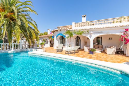 Villa Soliguer by Solidays Large and comfortable villa with private pool in Benissa, Costa Blanca, Spain for 6 persons. The house is situated 500 m from Baladrar beach....