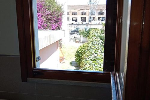 rosa Villa à Carrara, en Toscane, Italie pour 8 personnes...