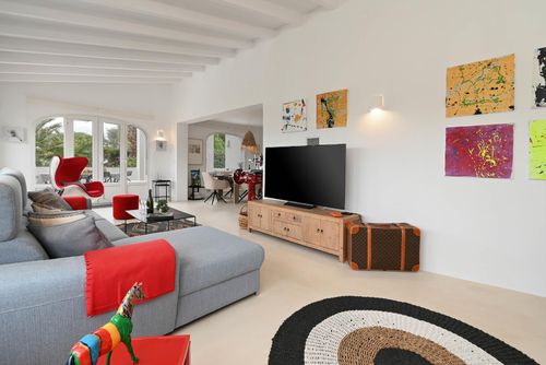 Pa Capona Beautiful and cheerful villa with private pool in Jávea, Costa Blanca, Spain for 6 people. The house is situated in an urban beach area....