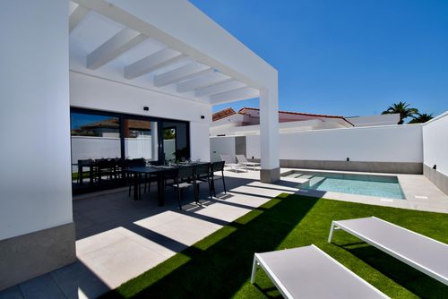 Nuria Modern and luxury villa with private pool in Chiclana de la Frontera, Costa de la Luz, Spain for 6 persons. The villa is situated in a residential beach area, close to restaurants and bars, shops and supermarkets, 3 km from La Barrosa beach and 3 km from La Barrosa....